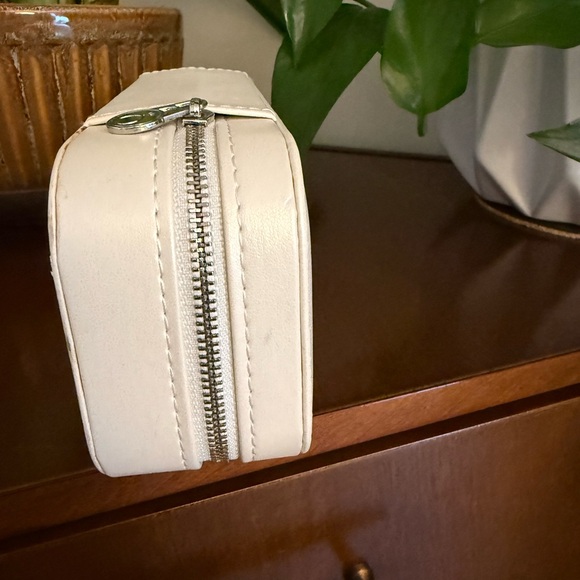 Pandora Cream Leather Jewelry Box Travel Case - Picture 7 of 9